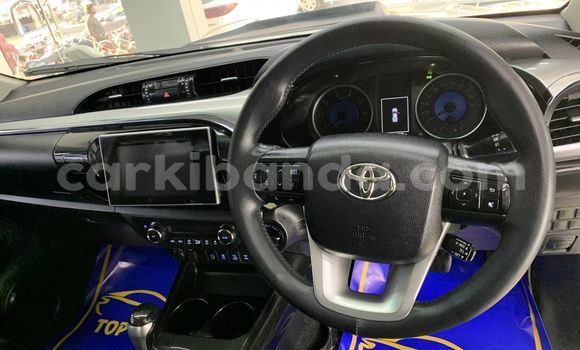 Nunua Imported Toyota Hiluxe Revo Nyeupe Gari ndani ya Kampala nchini Uganda Nunua Imported Toyota Hiluxe Revo Nyeupe Gari ndani ya Kampala nchini Uganda