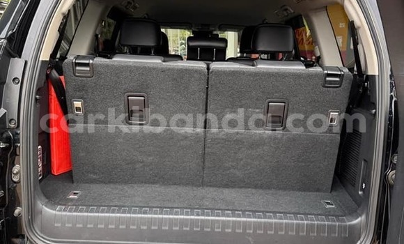 Gura Yakoze Toyota Land Cruiser Prado Black Imodoka i Kampala mu Uganda Gura Yakoze Toyota Land Cruiser Prado Black Imodoka i Kampala mu Uganda