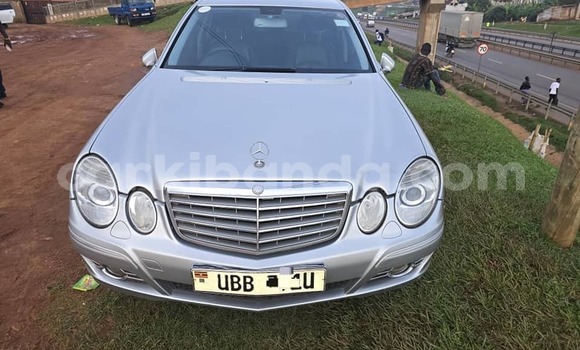 Gura Yakoze Mercedes‒Benz E–Class Other Imodoka i Kampala mu Uganda
