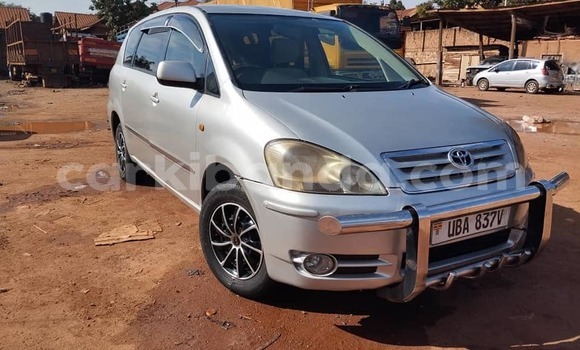 Nunua Ilio tumika Toyota Ipsum Nyingine Gari ndani ya Kampala nchini Uganda