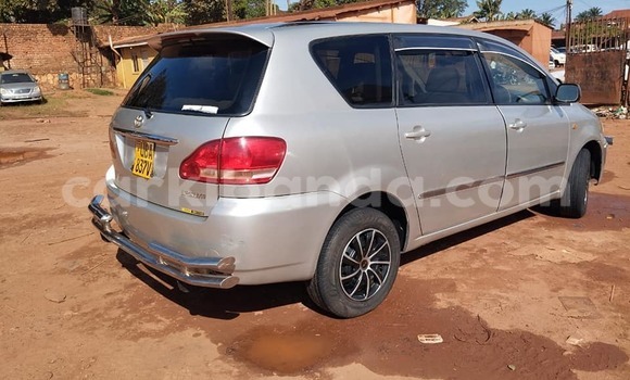 Gura Yakoze Toyota Ipsum Other Imodoka i Kampala mu Uganda Gura Yakoze Toyota Ipsum Other Imodoka i Kampala mu Uganda