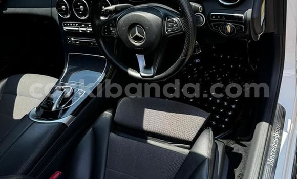 Gura Yakoze Mercedes‒Benz C–Class White Imodoka i Kampala mu Uganda Gura Yakoze Mercedes‒Benz C–Class White Imodoka i Kampala mu Uganda