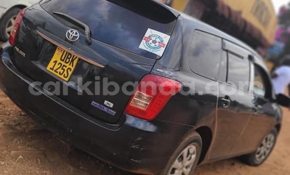 Gura Yakoze Toyota Fielder Black Imodoka i Kampala mu Uganda Gura Yakoze Toyota Fielder Black Imodoka i Kampala mu Uganda