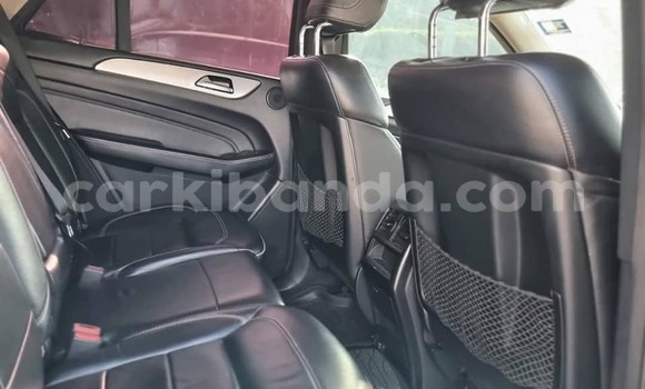 Gura Yakoze Mercedes‒Benz ML–Class White Imodoka i Kampala mu Uganda Gura Yakoze Mercedes‒Benz ML–Class White Imodoka i Kampala mu Uganda