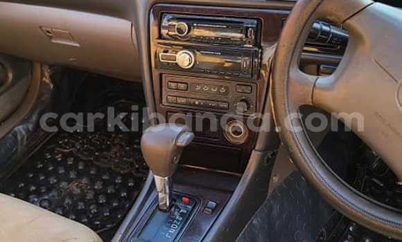 Gura Yakoze Toyota Mark II White Imodoka i Kampala mu Uganda Gura Yakoze Toyota Mark II White Imodoka i Kampala mu Uganda