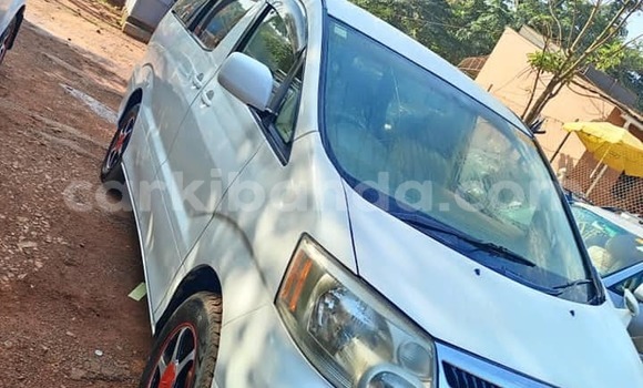 Buy Used Toyota Alphard White Car in Bombo in Central