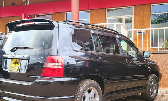 Gura Yakoze Toyota Kluger Black Imodoka i Kampala mu Uganda Gura Yakoze Toyota Kluger Black Imodoka i Kampala mu Uganda