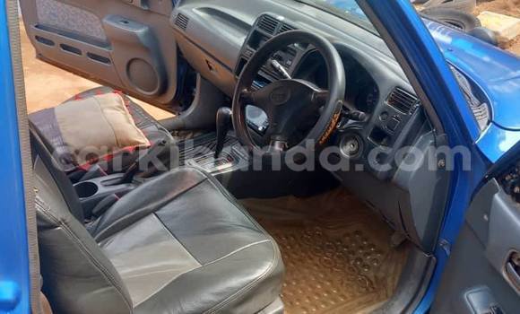 Gura Yakoze Toyota Prado White Imodoka i Kampala mu Uganda Gura Yakoze Toyota Prado White Imodoka i Kampala mu Uganda