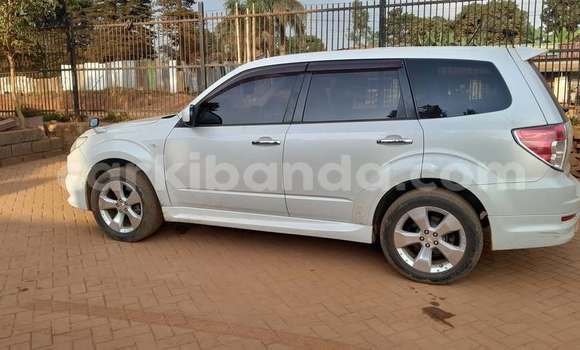 Gura Yakoze Subaru Legacy White Imodoka i Bugiri mu Eastern Gura Yakoze Subaru Legacy White Imodoka i Bugiri mu Eastern