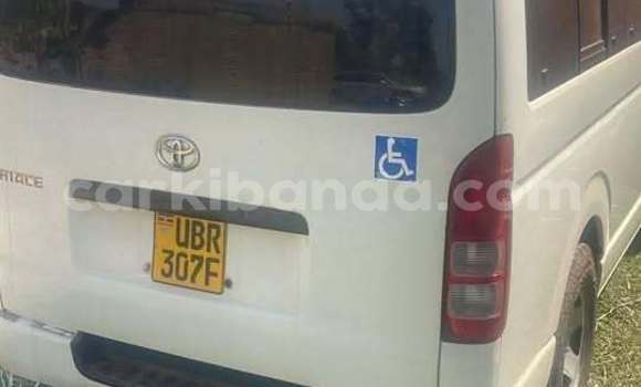 Acheter Occasion Voiture Toyota Hiace Blanc à Kampala, Ouganda Acheter Occasion Voiture Toyota Hiace Blanc à Kampala, Ouganda