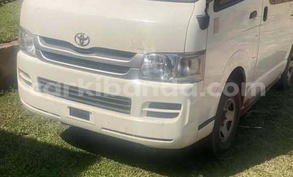 Acheter Occasion Voiture Toyota Hiace Blanc à Kampala, Ouganda Acheter Occasion Voiture Toyota Hiace Blanc à Kampala, Ouganda