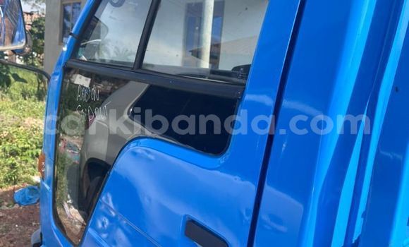 Gura Yakoze Isuzu FTR 850 Blue Ikamyo i Kampala mu Uganda Gura Yakoze Isuzu FTR 850 Blue Ikamyo i Kampala mu Uganda