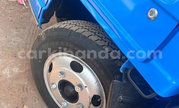 Gura Yakoze Isuzu FTR 850 Blue Ikamyo i Kampala mu Uganda Gura Yakoze Isuzu FTR 850 Blue Ikamyo i Kampala mu Uganda