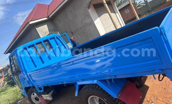 Gura Yakoze Isuzu FTR 850 Blue Ikamyo i Kampala mu Uganda Gura Yakoze Isuzu FTR 850 Blue Ikamyo i Kampala mu Uganda