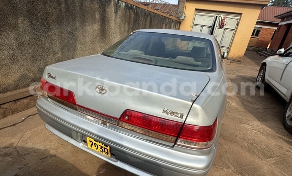 Acheter Occasion Voiture Toyota Mark II Gris à Kampala, Ouganda