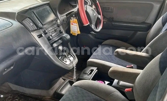 Acheter Occasion Voiture Toyota Harrier Blanc à Bugiri, Est Acheter Occasion Voiture Toyota Harrier Blanc à Bugiri, Est