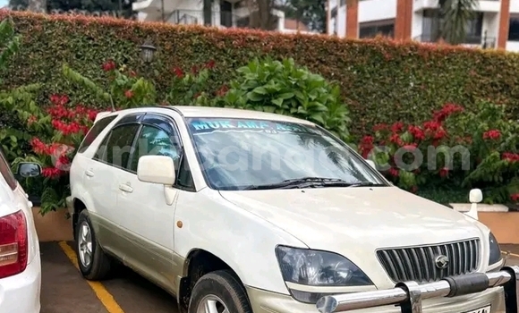 Acheter Occasion Voiture Toyota Harrier Blanc à Bugiri, Est Acheter Occasion Voiture Toyota Harrier Blanc à Bugiri, Est