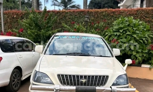 Acheter Occasion Voiture Toyota Harrier Blanc à Bugiri, Est Acheter Occasion Voiture Toyota Harrier Blanc à Bugiri, Est