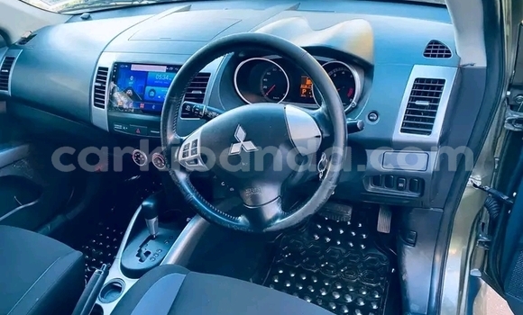 Acheter Occasion Voiture Mitsubishi Outlander Noir à Bugiri, Est Acheter Occasion Voiture Mitsubishi Outlander Noir à Bugiri, Est