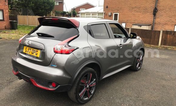 Gura Yakoze Nissan Juke Black Imodoka i Kampala mu Uganda Gura Yakoze Nissan Juke Black Imodoka i Kampala mu Uganda