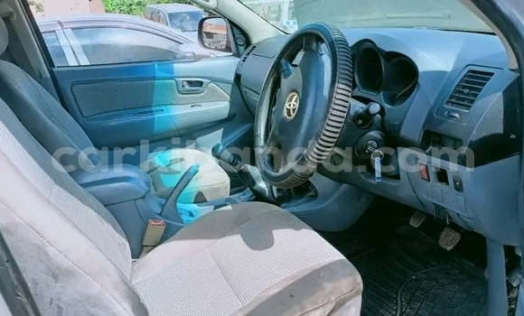 Acheter Occasion Voiture Toyota Hiluxe VIGO Blanc à Bugiri, Est Acheter Occasion Voiture Toyota Hiluxe VIGO Blanc à Bugiri, Est