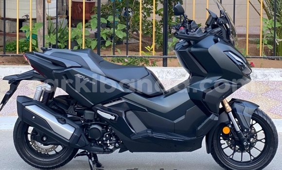 Buy Used Honda X-ADV Beige Bike in Kampala in Uganda Buy Used Honda X-ADV Beige Bike in Kampala in Uganda