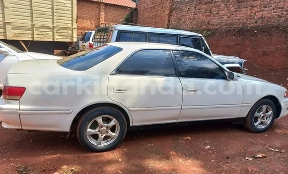 Gura Yakoze Toyota Mark II White Imodoka i Bugiri mu Eastern Gura Yakoze Toyota Mark II White Imodoka i Bugiri mu Eastern