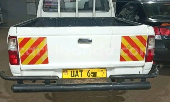 Gura Yakoze Ford Ranger White Imodoka i Bugiri mu Eastern Gura Yakoze Ford Ranger White Imodoka i Bugiri mu Eastern