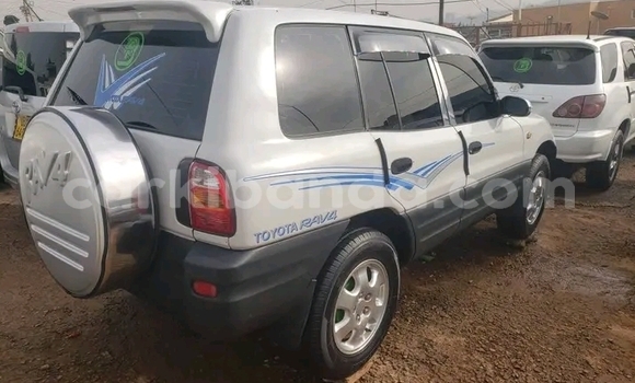 Gura Yakoze Toyota RAV4 Other Imodoka i Bugiri mu Eastern Gura Yakoze Toyota RAV4 Other Imodoka i Bugiri mu Eastern