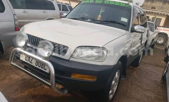 Gura Yakoze Toyota RAV4 Other Imodoka i Bugiri mu Eastern Gura Yakoze Toyota RAV4 Other Imodoka i Bugiri mu Eastern