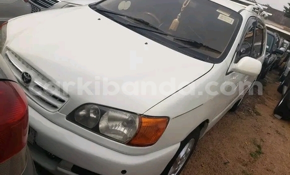 Acheter Occasion Voiture Toyota Ipsum Blanc à Buwenge, Est Acheter Occasion Voiture Toyota Ipsum Blanc à Buwenge, Est