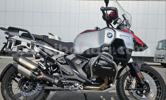 Buy Used BMW R1200GS Adventure Beige Bike in Kampala in Uganda Buy Used BMW R1200GS Adventure Beige Bike in Kampala in Uganda