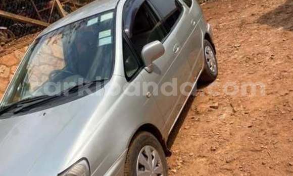 Acheter Occasion Voiture Toyota Spacio Autre à Kampala, Ouganda Acheter Occasion Voiture Toyota Spacio Autre à Kampala, Ouganda