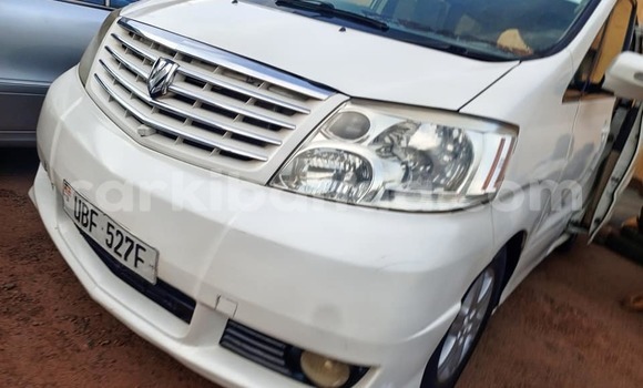 Nunua Ilio tumika Toyota Alphard Nyeupe Gari ndani ya Kampala nchini Uganda