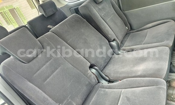 Acheter Occasion Voiture Toyota Noah Noir à Kampala, Ouganda Acheter Occasion Voiture Toyota Noah Noir à Kampala, Ouganda