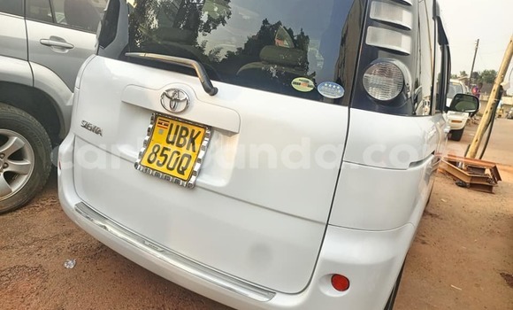 Buy Used Toyota Sienta White Car in Kampala in Uganda Buy Used Toyota Sienta White Car in Kampala in Uganda