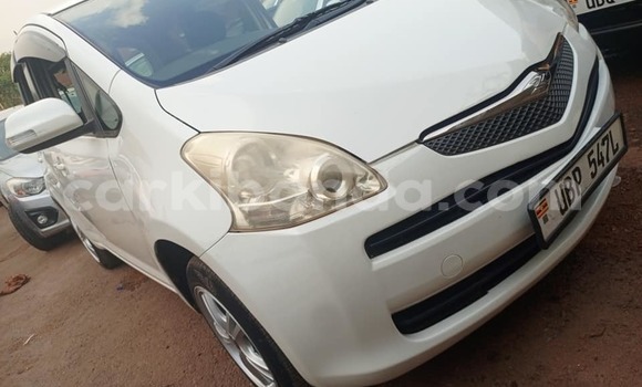Buy Used Toyota RAV4 White Car in Bugembe in Eastern Buy Used Toyota RAV4 White Car in Bugembe in Eastern