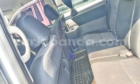 Acheter Occasion Voiture Toyota Noah Autre à Busembatia, Est Acheter Occasion Voiture Toyota Noah Autre à Busembatia, Est