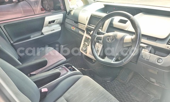 Acheter Occasion Voiture Toyota Noah Autre à Busembatia, Est Acheter Occasion Voiture Toyota Noah Autre à Busembatia, Est