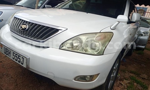 Buy Used Toyota Harrier White Car in Kampala in Uganda Buy Used Toyota Harrier White Car in Kampala in Uganda