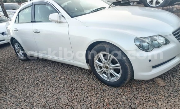 Acheter Occasion Voiture Toyota Mark X Blanc à Kampala, Ouganda Acheter Occasion Voiture Toyota Mark X Blanc à Kampala, Ouganda