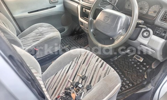 Acheter Occasion Voiture Toyota Hiace Autre à Kampala, Ouganda Acheter Occasion Voiture Toyota Hiace Autre à Kampala, Ouganda