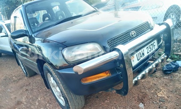 Nunua Ilio tumika Toyota RAV4 Nyingine Gari ndani ya Kampala nchini Uganda