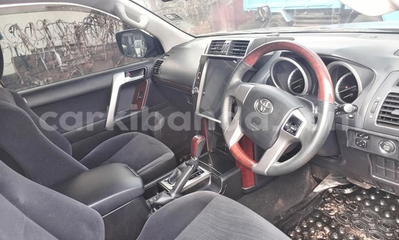 Acheter Occasion Voiture Toyota Land Cruiser Prado Noir à Bombo, Central Acheter Occasion Voiture Toyota Land Cruiser Prado Noir à Bombo, Central