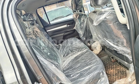 Acheter Occasion Voiture Toyota Hilux Noir à Bombo, Central Acheter Occasion Voiture Toyota Hilux Noir à Bombo, Central