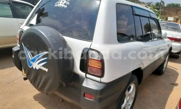 Buy Used Toyota RAV4 White Car in Bundibugyo in Western Buy Used Toyota RAV4 White Car in Bundibugyo in Western