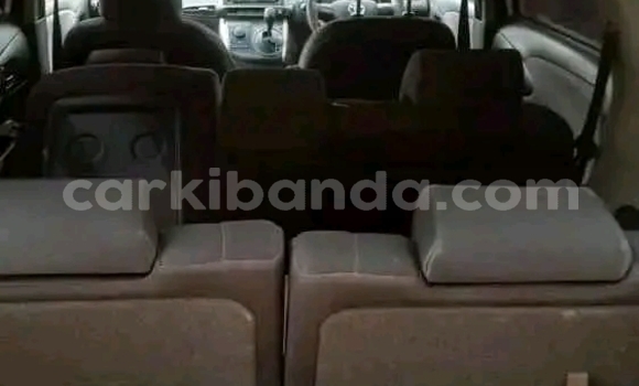 Buy Used Toyota Wish White Car in Bugiri in Eastern