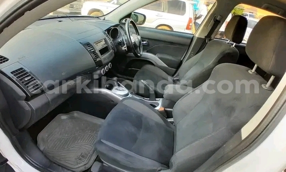 Buy Used Mitsubishi Outlander White Car in Bugiri in Eastern Buy Used Mitsubishi Outlander White Car in Bugiri in Eastern