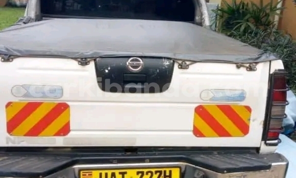 Gura Yakoze Nissan Hardbody White Imodoka i Hoima mu Uganda Gura Yakoze Nissan Hardbody White Imodoka i Hoima mu Uganda
