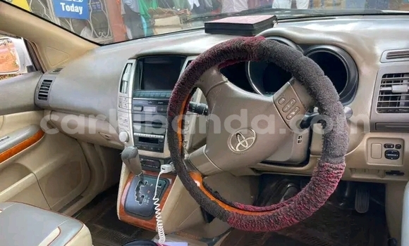 Gura Yakoze Toyota Harrier White Imodoka i Fort Portal mu Uganda
